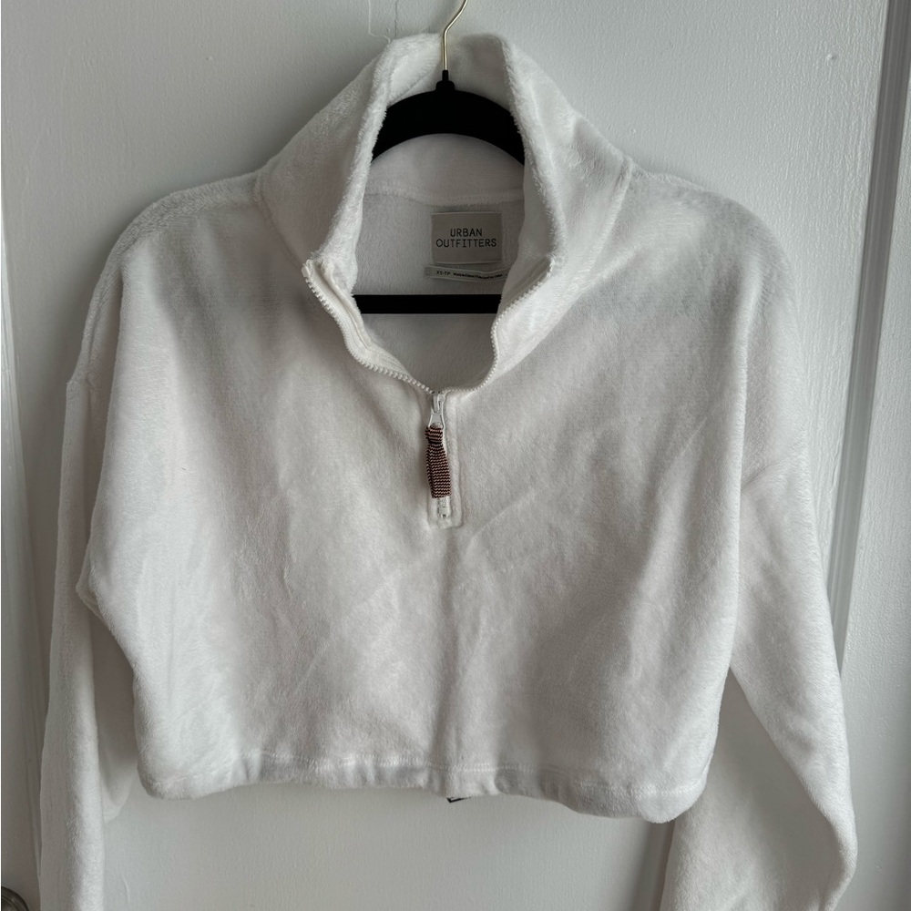 Urban Outfitters White Cropped Pullover